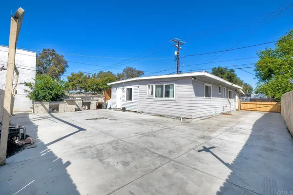 $950,000 | 412-14 West 9th Avenue, Escondido, CA 92025