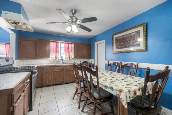 $950,000 | 412-14 West 9th Avenue, Escondido, CA 92025