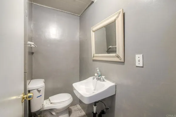 $950,000 | 412-14 West 9th Avenue, Escondido, CA 92025
