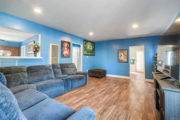 $950,000 | 412-14 West 9th Avenue, Escondido, CA 92025