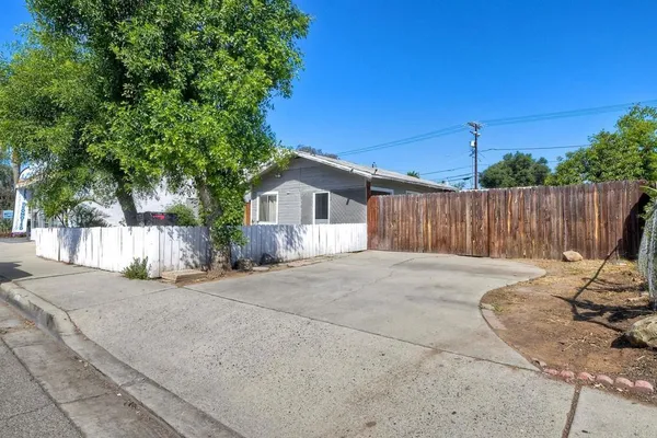 $950,000 | 412-14 West 9th Avenue, Escondido, CA 92025