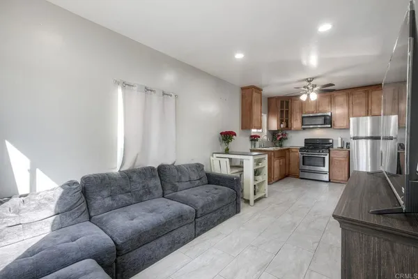 $950,000 | 412-14 West 9th Avenue, Escondido, CA 92025