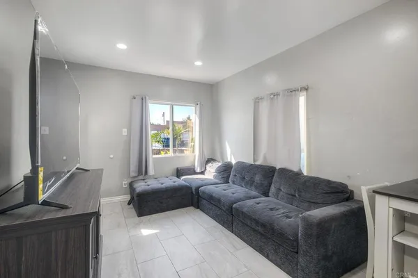 $950,000 | 412-14 West 9th Avenue, Escondido, CA 92025