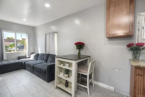 $950,000 | 412-14 West 9th Avenue, Escondido, CA 92025