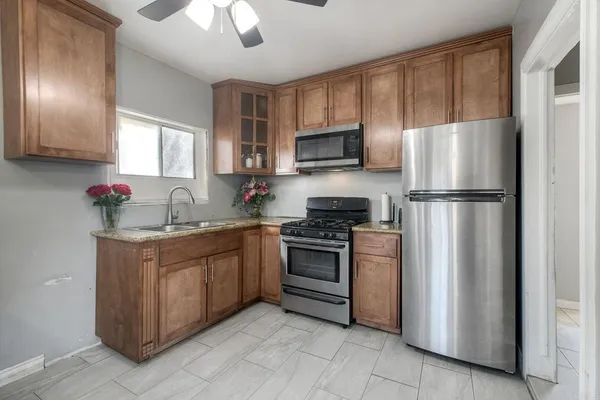 $950,000 | 412-14 West 9th Avenue, Escondido, CA 92025