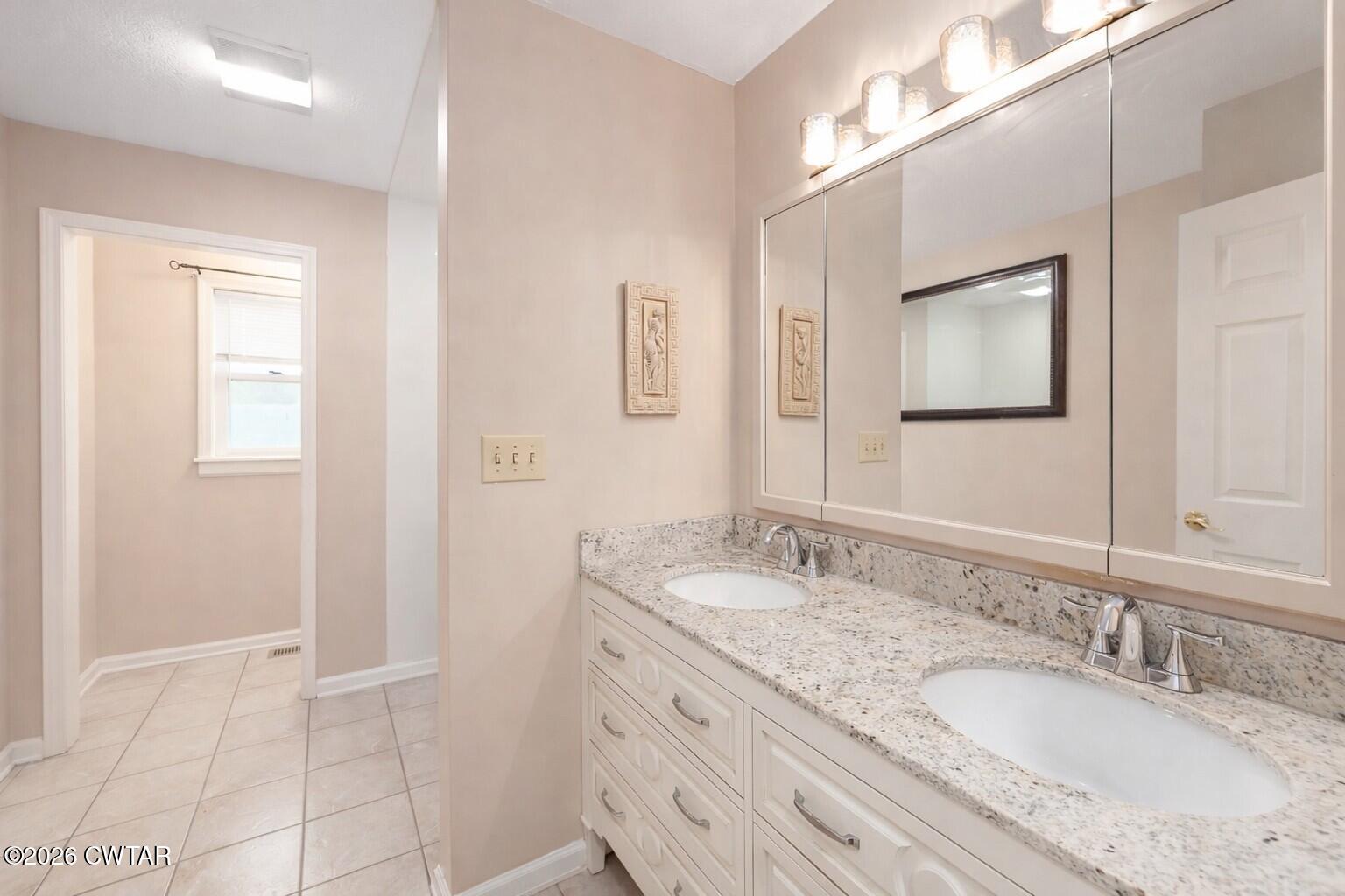 812 Pipkin Road Jackson, TN 38305 - Photo 19 of 49 Downstairs Bath