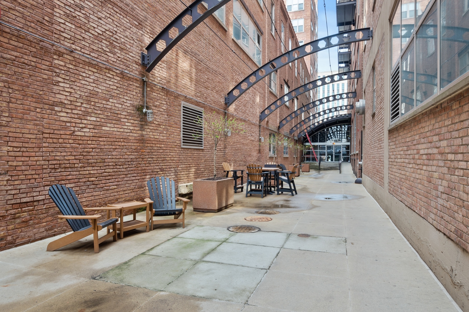 500 South Clinton Street, Unit 101 Chicago, IL 60607 - Photo 11 of 11 a view of outdoor space with seating area