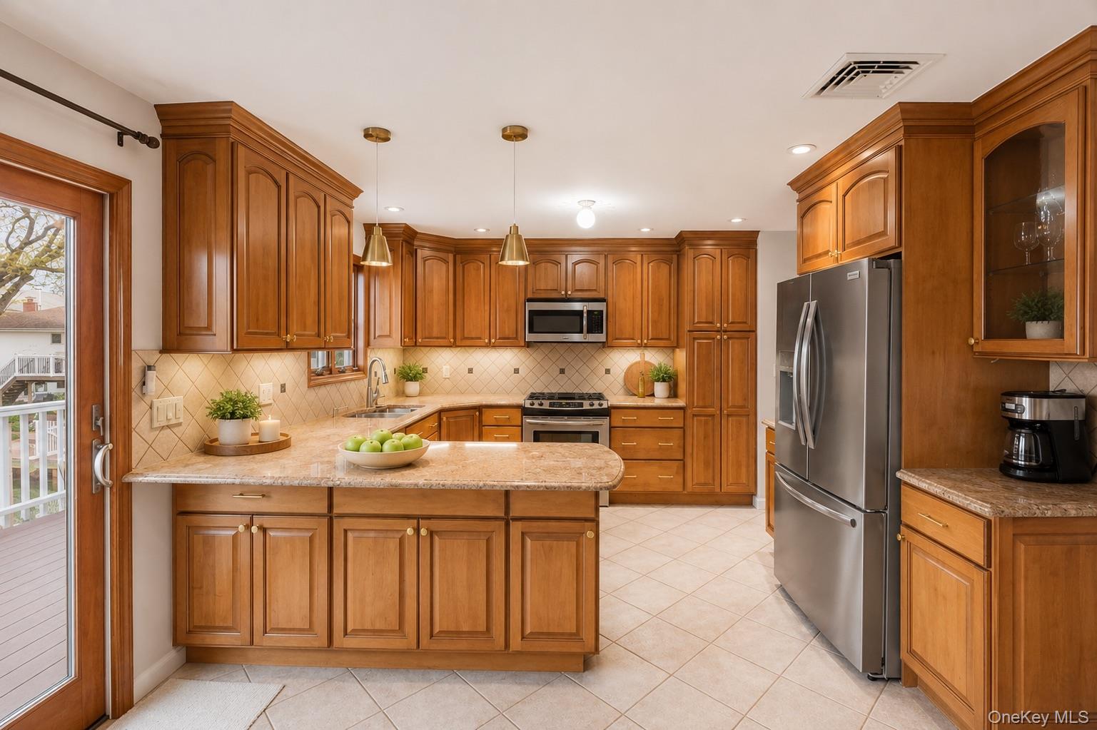 2756 Barbara Road Bellmore, NY 11710 - Photo 11 of 34