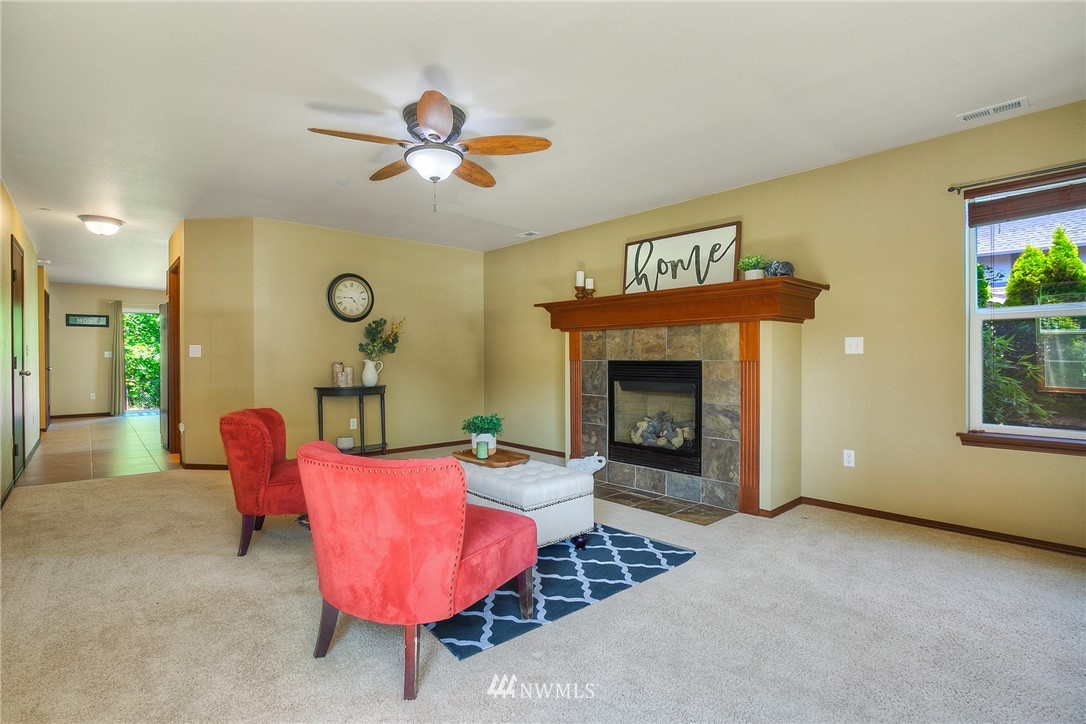 1313 Foreman Road DuPont, WA 98327 - Photo 3 of 18