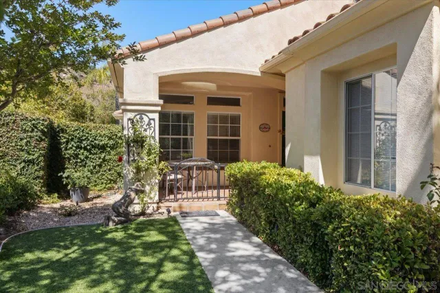 $965,000 | 2385 Amber Oak Lane, Escondido, CA 92027