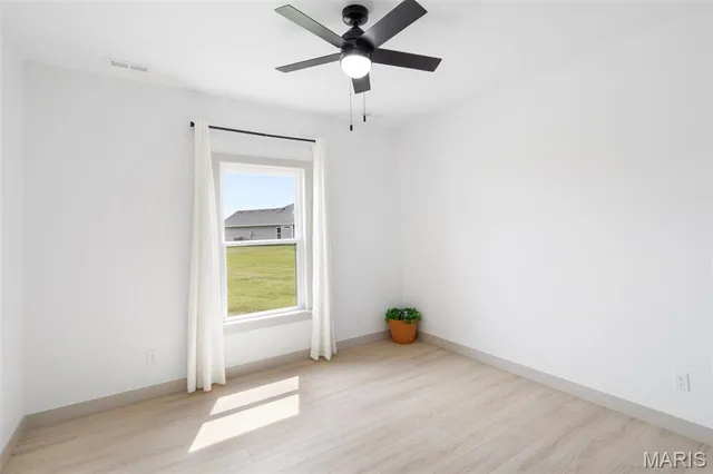 $399,900 | 23365 North Lark Song Lane, Sturgeon, MO 65284