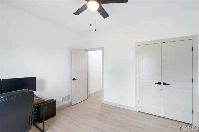 $399,900 | 23365 North Lark Song Lane, Sturgeon, MO 65284