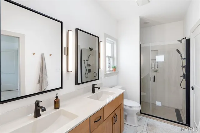 $399,900 | 23365 North Lark Song Lane, Sturgeon, MO 65284