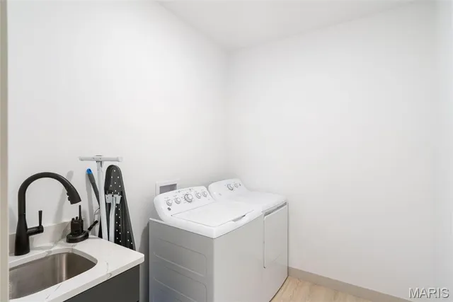 $399,900 | 23365 North Lark Song Lane, Sturgeon, MO 65284