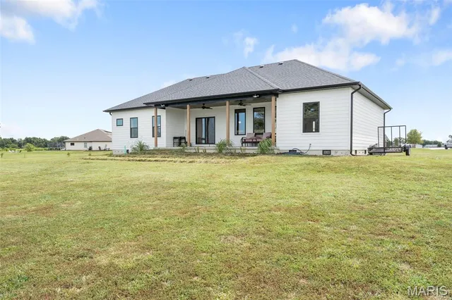 $399,900 | 23365 North Lark Song Lane, Sturgeon, MO 65284