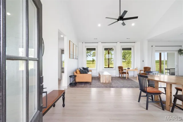 $399,900 | 23365 North Lark Song Lane, Sturgeon, MO 65284