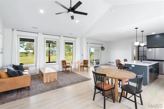 $399,900 | 23365 North Lark Song Lane, Sturgeon, MO 65284