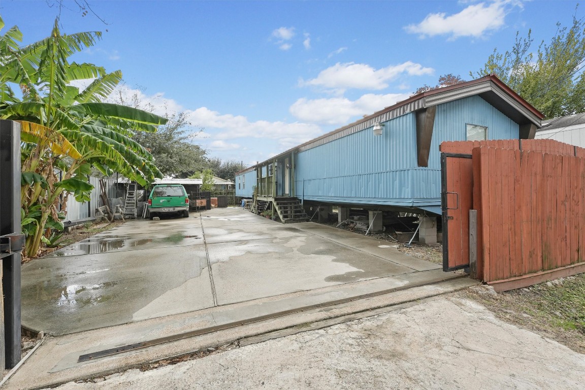 3610 Nuggent Street Houston, TX 77093 - Photo 1 of 16 Fully gated
