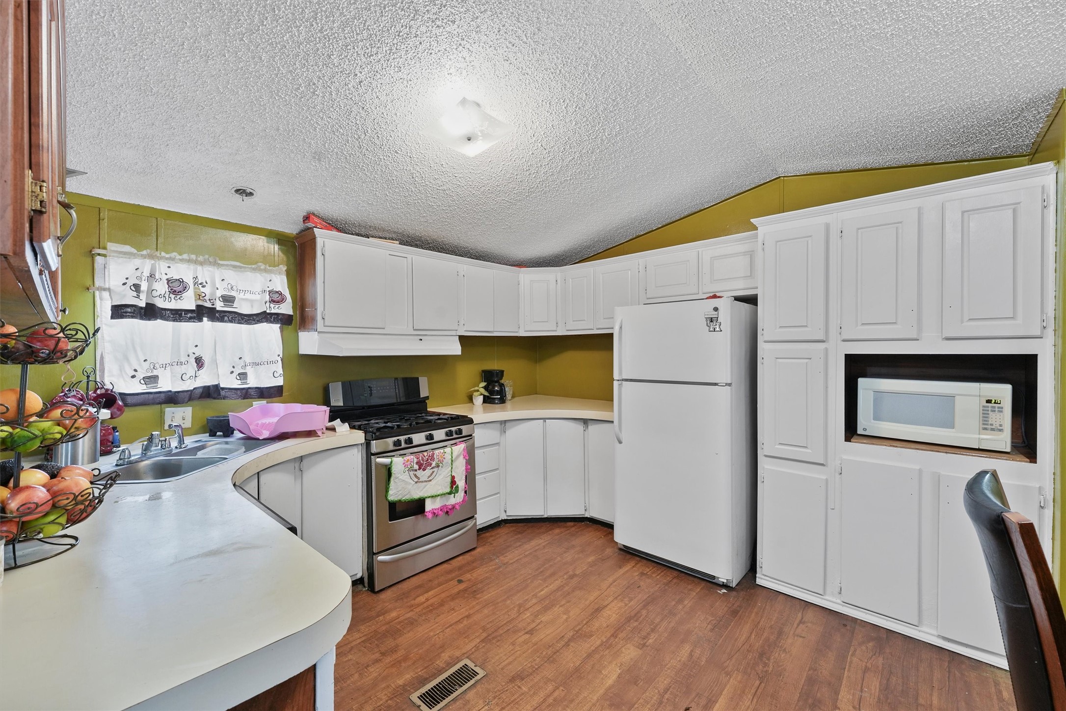 3610 Nuggent Street Houston, TX 77093 - Photo 5 of 16