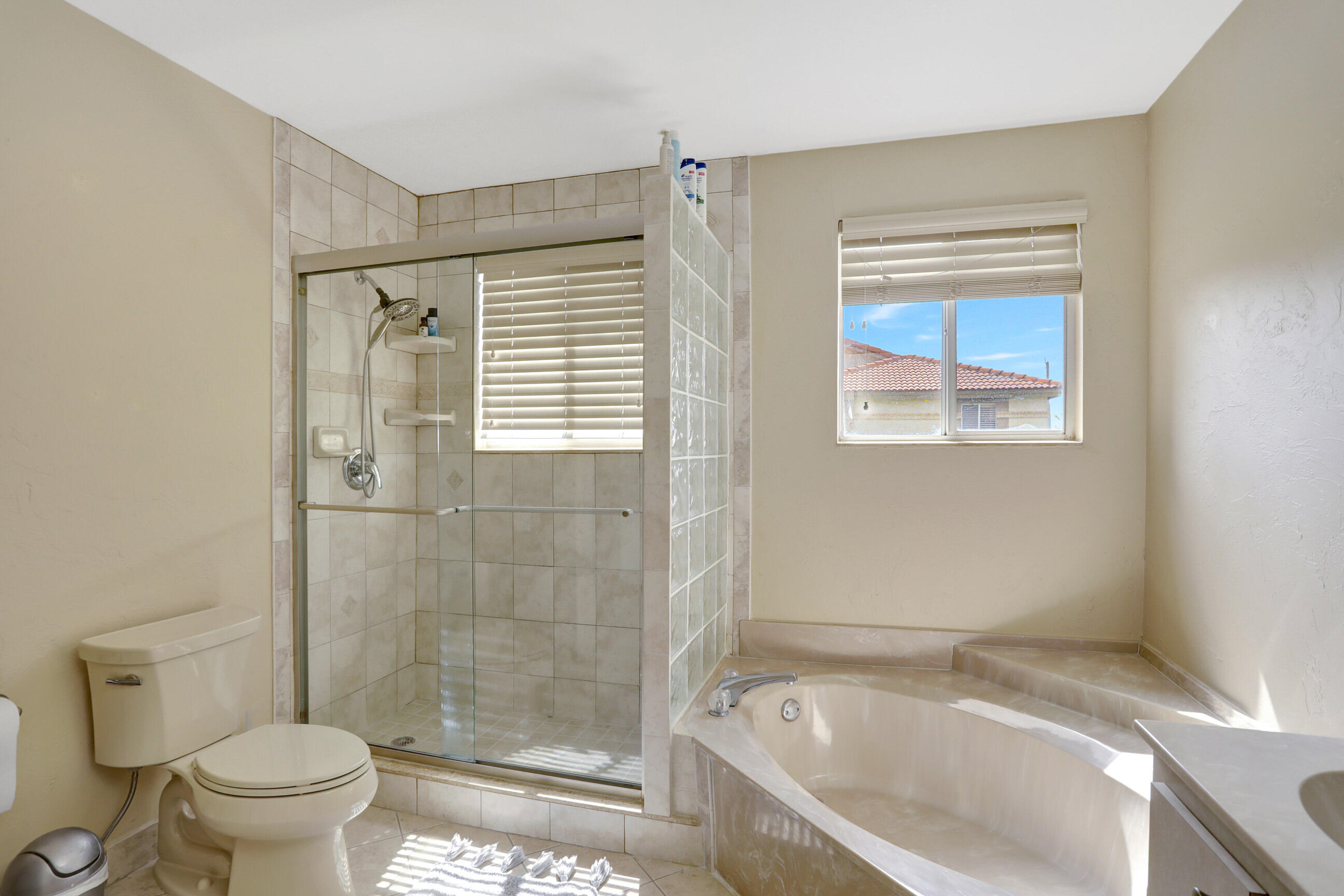 6770 Via Regina Boca Raton, FL 33433 - Photo 11 of 25 MAIN BATHROOM
