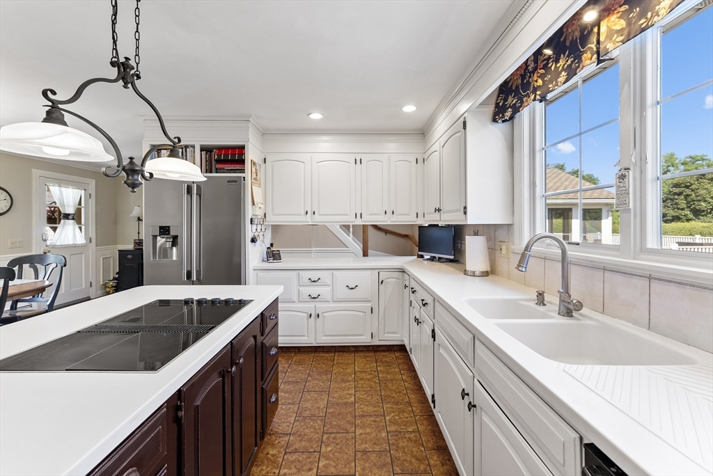 50 Harbey Road West Springfield, MA 01089 - Photo 5 of 42