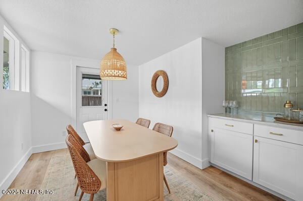 1002 Kings Road Neptune Beach, FL 32266 - Photo 14 of 43 COZY DINING