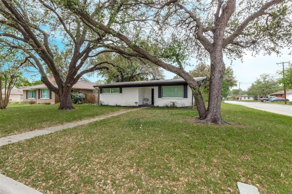 2945 Randy Lane Farmers Branch, TX 75234 - Photo 1 of 10