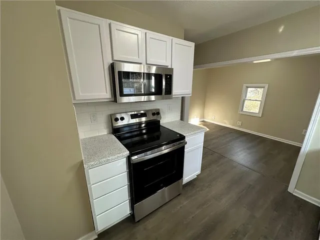 $179,900 | 1215 South Pleasant Street, Independence, MO 64055