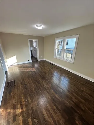 $179,900 | 1215 South Pleasant Street, Independence, MO 64055