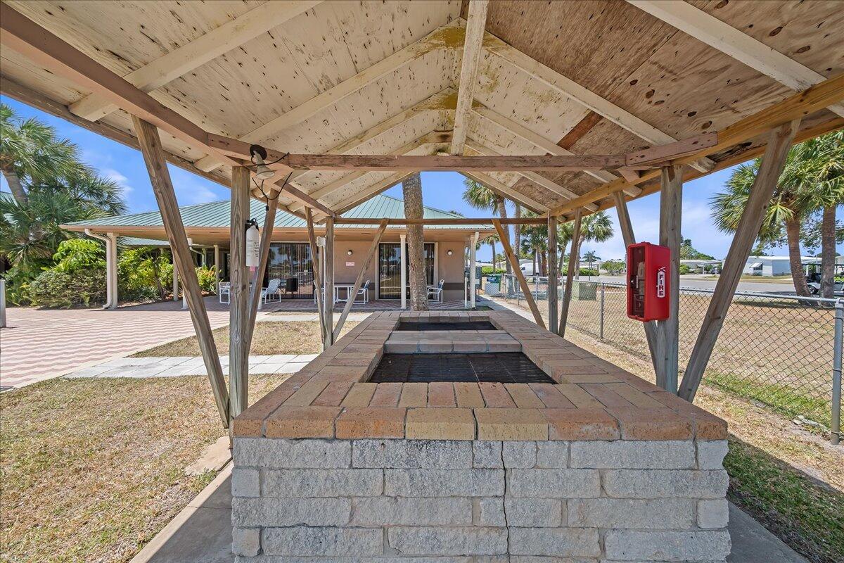 7603 Boxelder Road, Unit G2 Micco, FL 32976 - Photo 25 of 30 Picnic Area