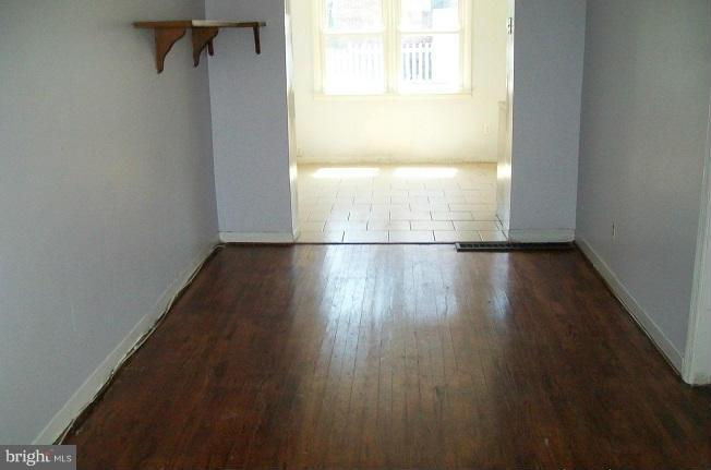 603 Old Riverside Road Baltimore, MD 21225 - Photo 4 of 11 Dining Room