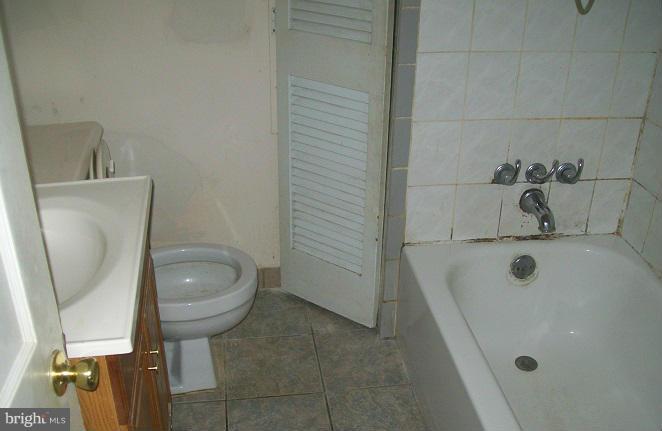 603 Old Riverside Road Baltimore, MD 21225 - Photo 5 of 11 Bath