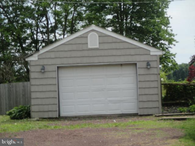674 Apple Road Quakertown, PA 18951 - Photo 3 of 15 Gallery Image 3