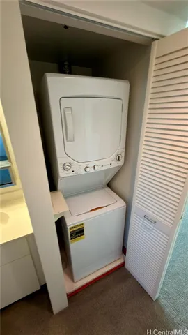 $2,400 | 215 North King Street, Unit 302, Honolulu, HI 96817