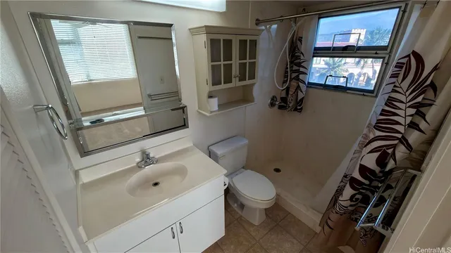 $2,400 | 215 North King Street, Unit 302, Honolulu, HI 96817