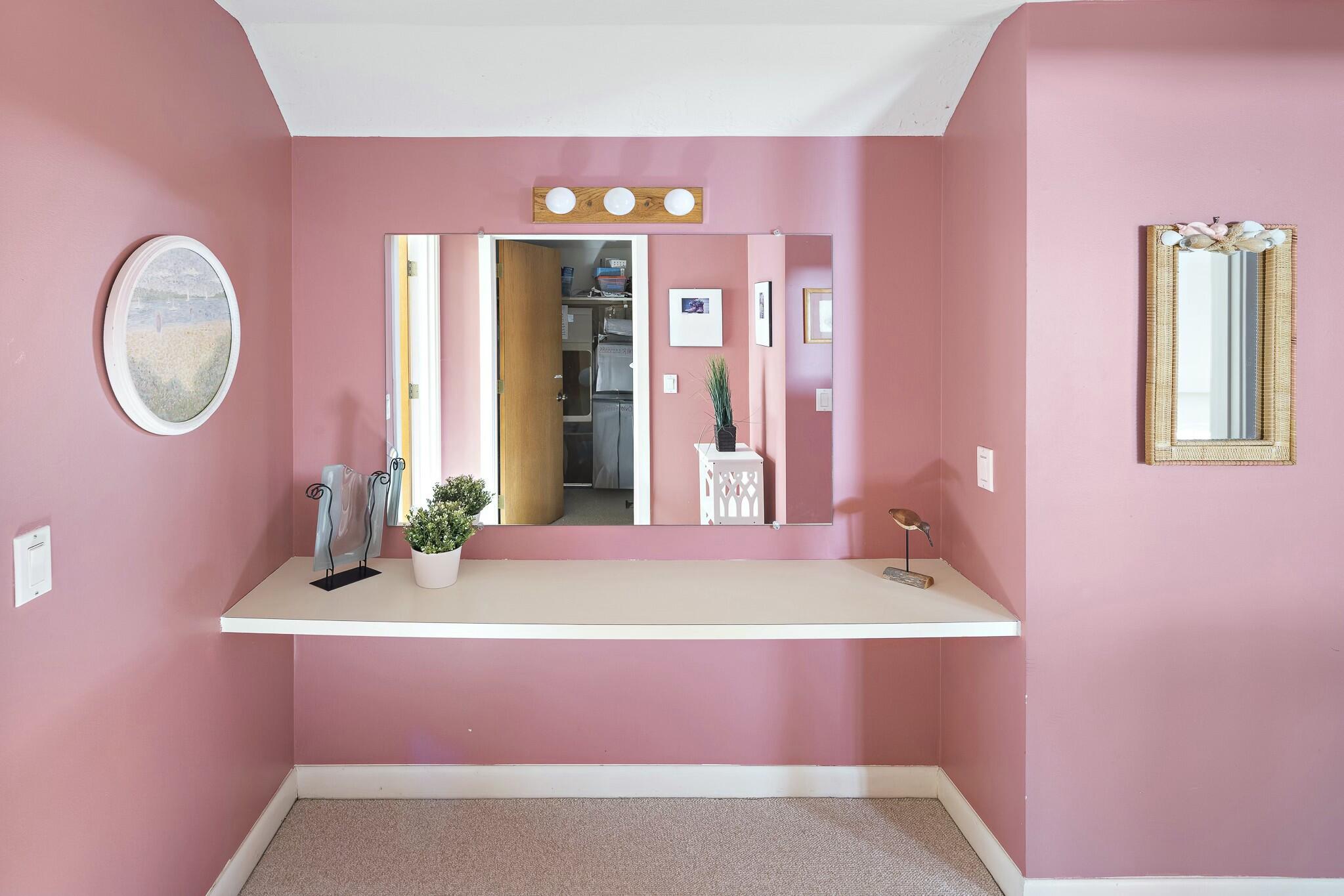 16 Major's Cove Lane Edgartown, MA 02539 - Photo 21 of 28 ...with dressing area and walk in closet