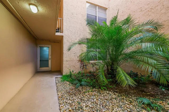 a view of a entrance gate of the house