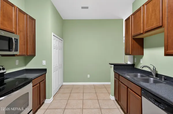 $2,000 | 319 Golden Lake Loop, St. Augustine, FL 32084
