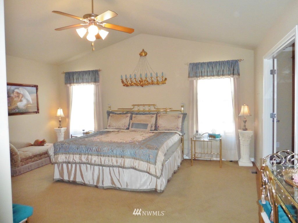 4027 215th Street Southeast Bothell, WA 98021 - Photo 11 of 17