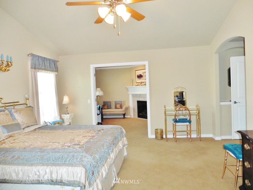 4027 215th Street Southeast Bothell, WA 98021 - Photo 12 of 17