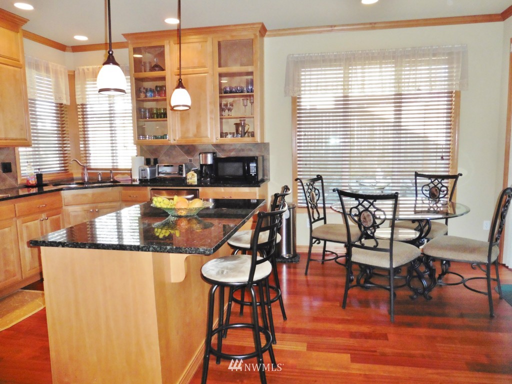 4027 215th Street Southeast Bothell, WA 98021 - Photo 5 of 17