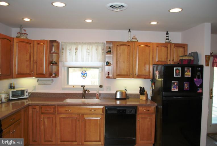 4827 Buffalo Road Mount Airy, MD 21771 - Photo 17 of 26 Kitchen
