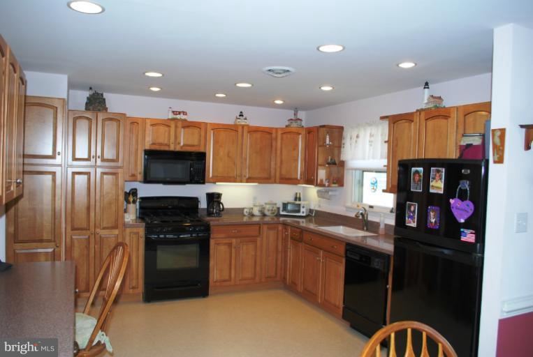 4827 Buffalo Road Mount Airy, MD 21771 - Photo 7 of 26 Kitchen