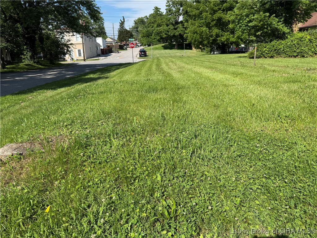 655 West 7th Street New Albany, IN 47150 - Photo 1 of 4
