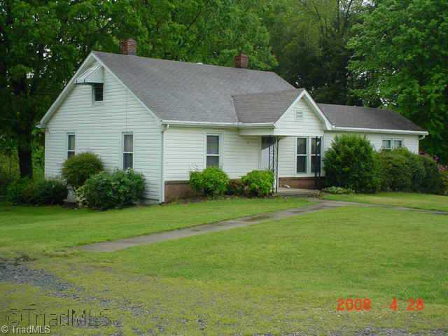 454 Petree Road Winston-Salem, NC 27106 - Photo 1 of 2 Exterior Front.