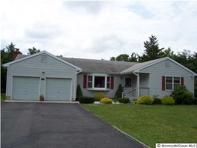 front view of house with a yard