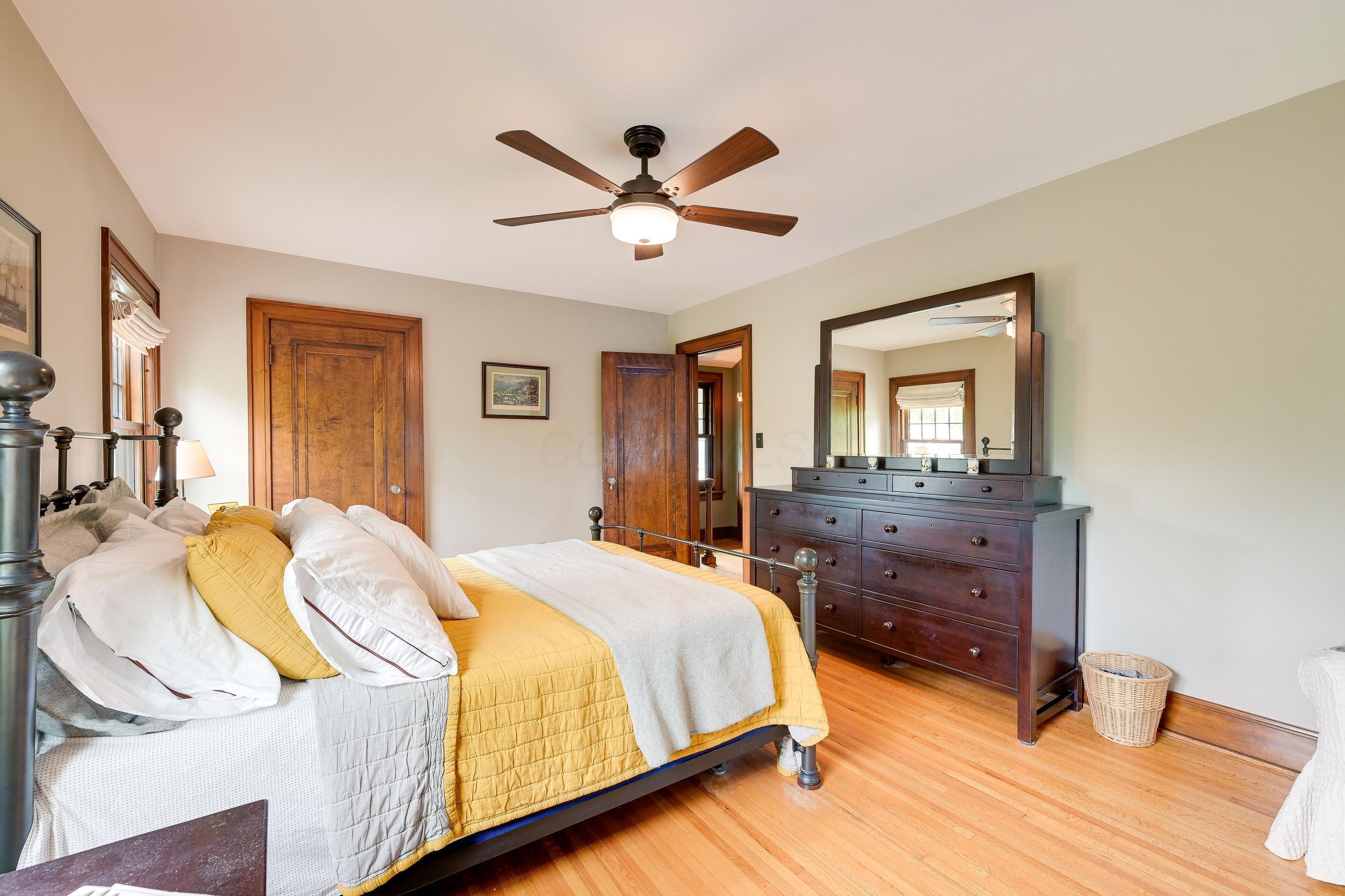 427 East Dunedin Road Columbus, OH 43214 - Photo 26 of 45