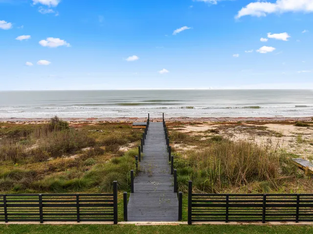 a view of house with outdoor space