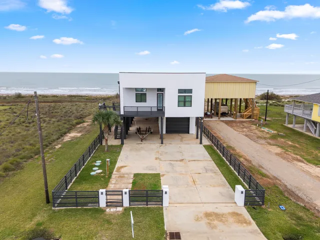 $879,000 | 1402 County Road 243, Unit 230, Sargent, TX 77414