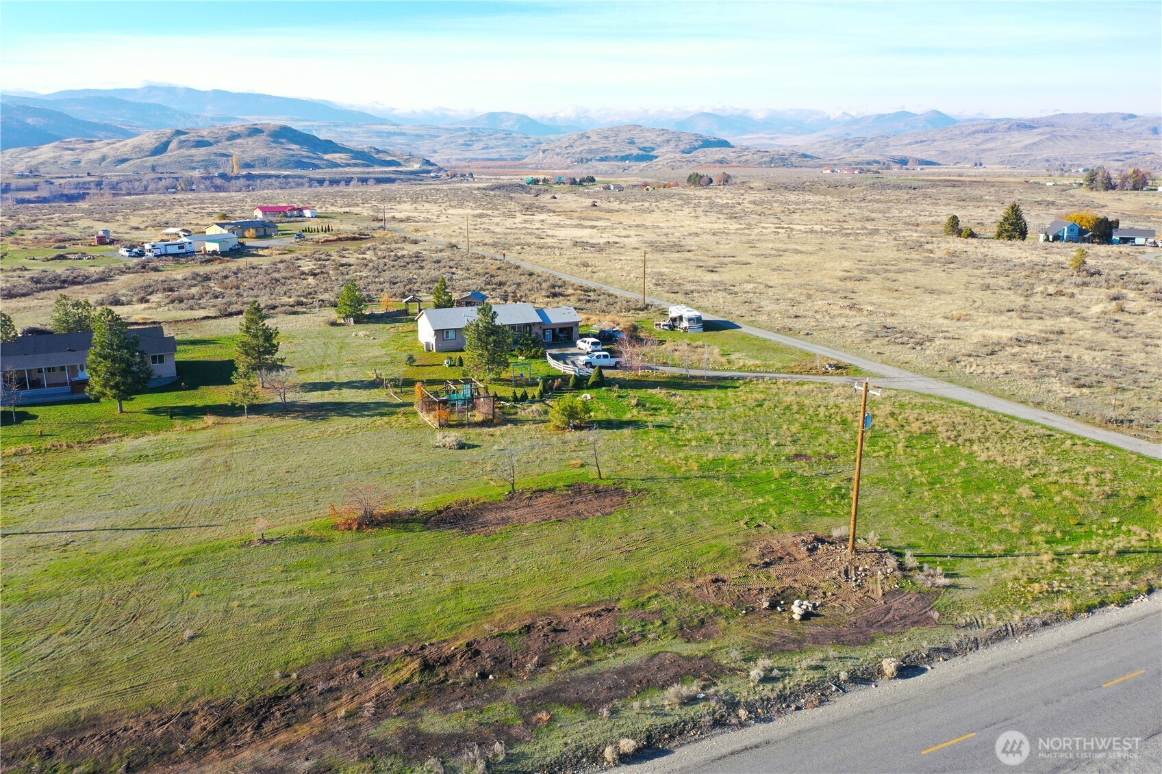 33 Greenacres Road Riverside, WA 98849 - Photo 33 of 35 a view of a city with an ocean beach